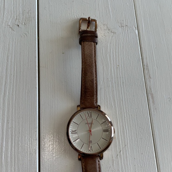 Rose gold Fossil watch with brown band - Picture 2 of 3